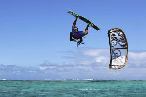 Kitesurfing o Deporte de Deslizamiento Extremo